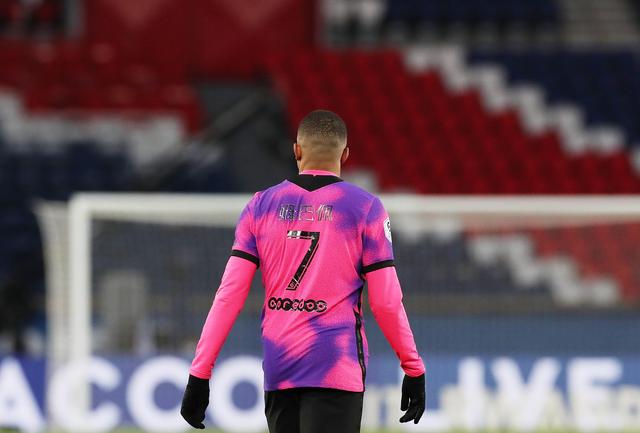 梅西：离开巴萨并非如我所愿，但我对巴萨的深情永恒不灭