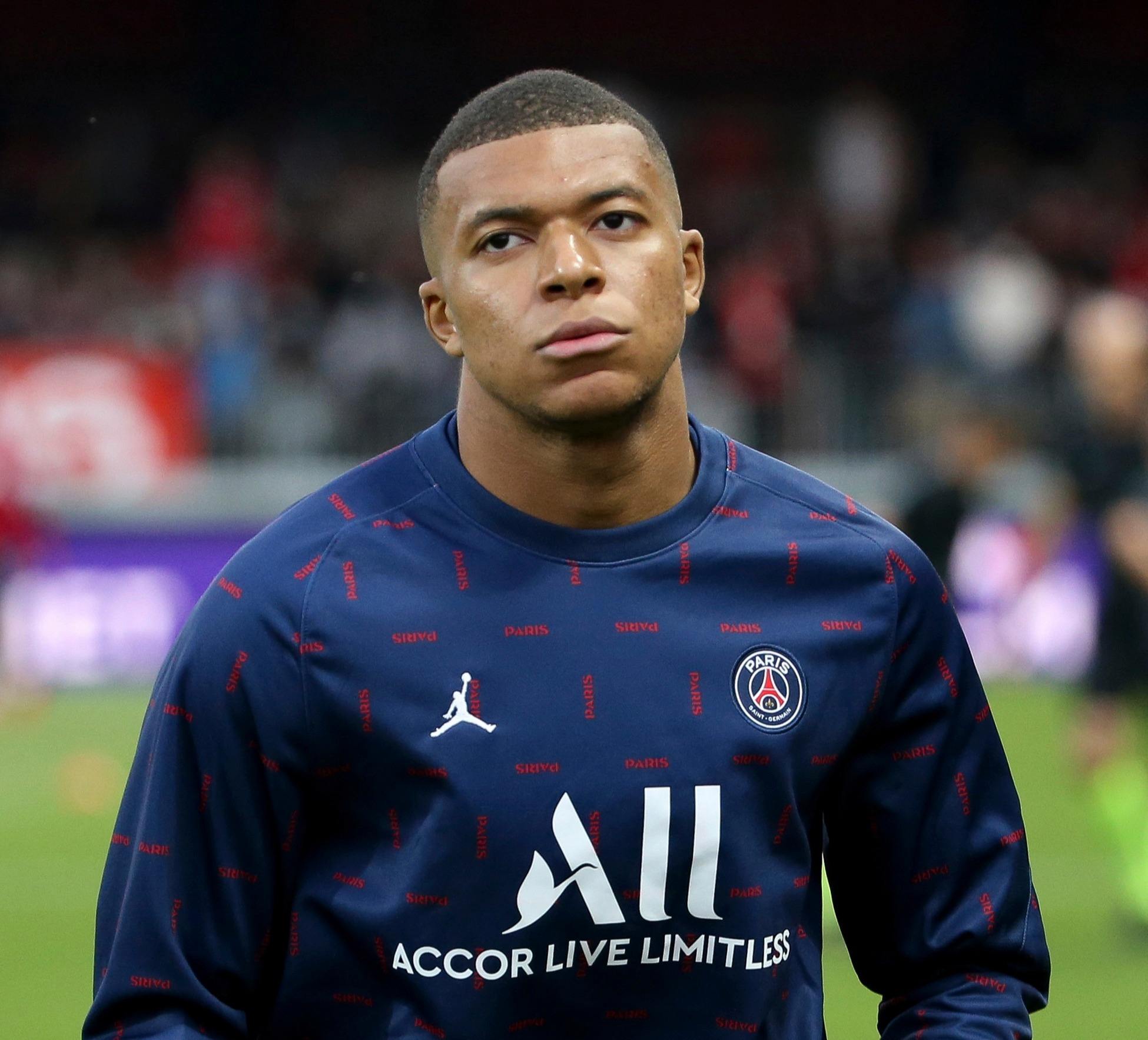 弗兰克：获胜后热刺晋级形势大好，西蒙斯延续了自身好状态