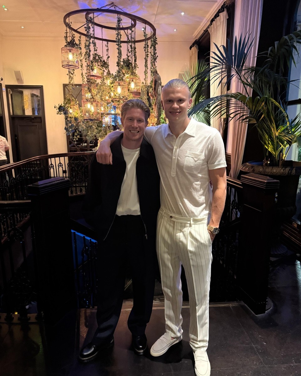 玩花活玩出事了！东契奇开场5分钟送4失误 离谱背传直接丢球（花活翻车！东契奇开场五分钟4次失误，离谱背后传球直接丢球）